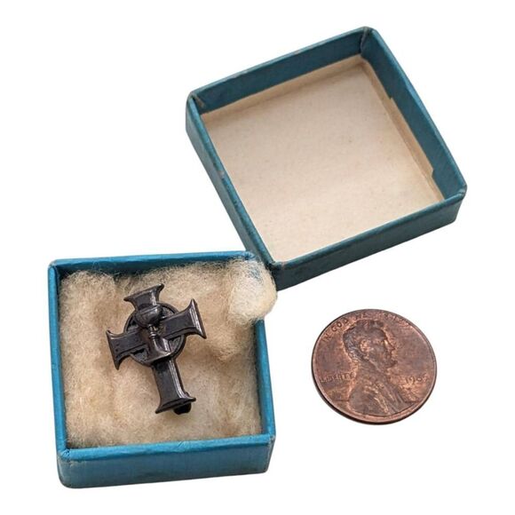 Birks Sterling Silver Cross with Chalice Pin Brooch In Box First Communion - Picture 4 of 4